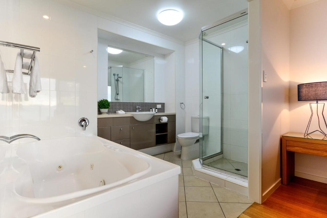 Shorelines 31 Renovated Upmarket Two Bedroom Apartment With Ocean Views And Buggy Hamilton Island Exterior photo